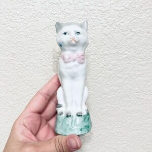 Vintage ceramic Bisque Kitty Cat Figurine Trinket 5” hand painted